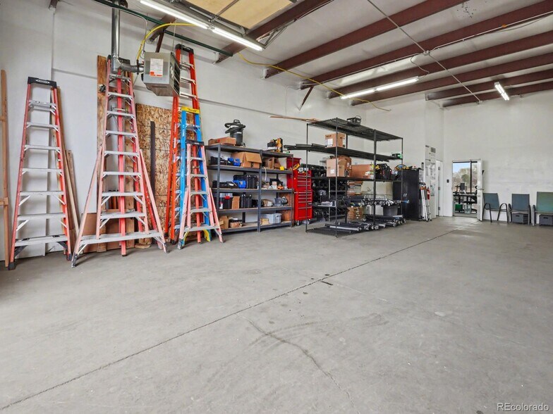 More Photos Of 410-428 Norfolk St, Aurora Light Manufacturing For Sale