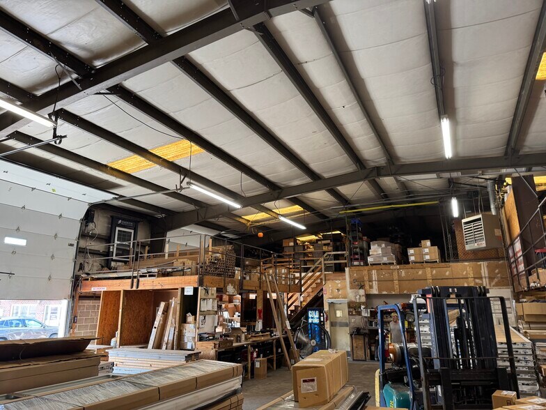 More Photos Of 3025 N Saint Peters Pky, Saint Peters Showroom For Sale