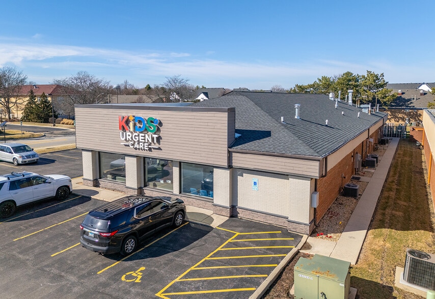 More Photos Of 290 W Loop Rd, Wheaton Storefront Retail Office For Sale