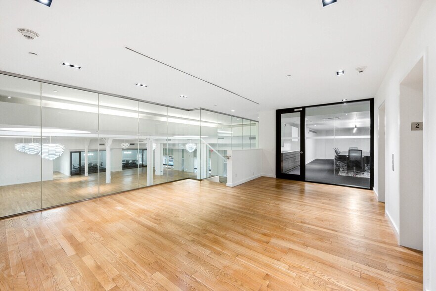 More Photos Of 25 W 39th St, New York Loft Creative Space For Lease