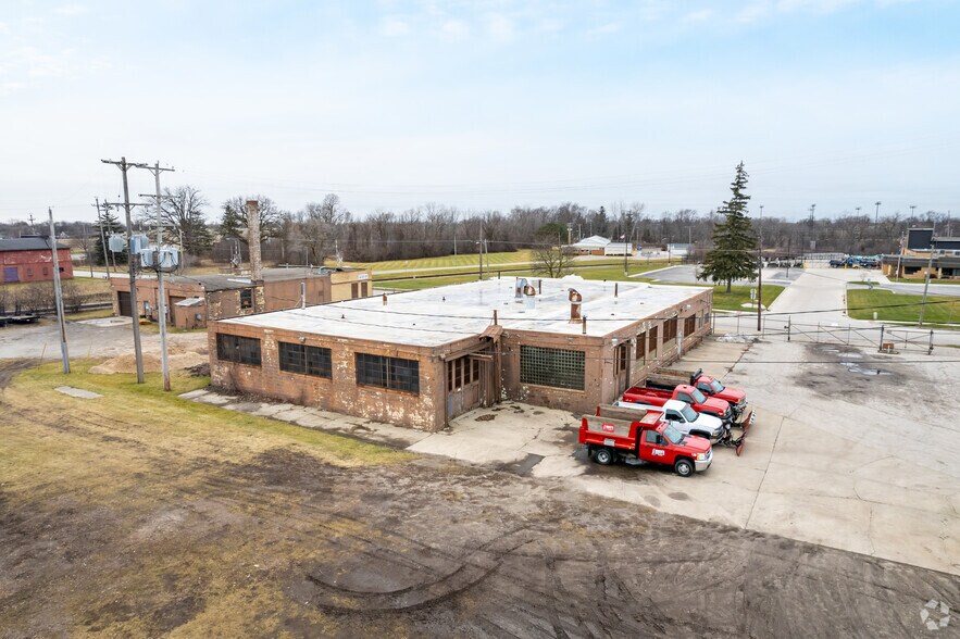 More Photos Of 1716 S Jefferson Ave, Saginaw Warehouse For Sale