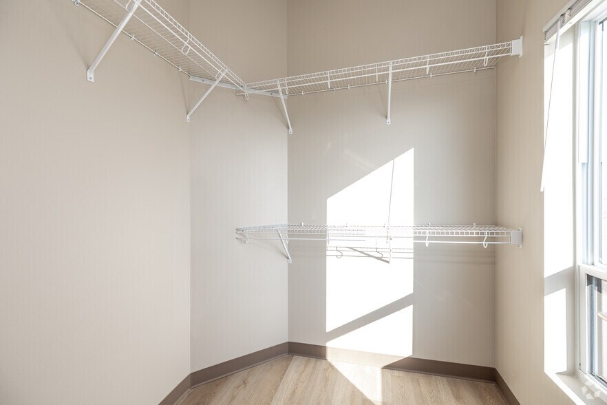 More Photos Of 1163 Baltic Ave, Tiffin Apartments For Lease