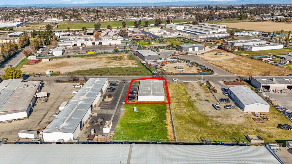 More Photos Of 460 Airpark Rd, Atwater Warehouse For Lease