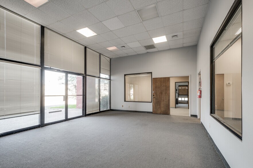 More Photos Of 22475 Community Dr, New Caney Medical For Sale