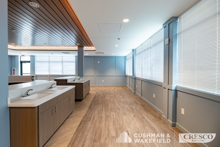 More Photos Of 24025 Lorain Rd, North Olmsted Medical For Sale