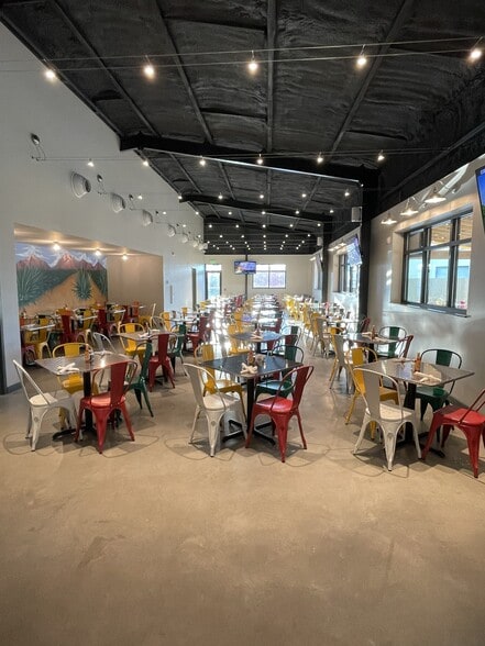 More Photos Of 2935 Airline Dr, Metairie General Retail For Sale