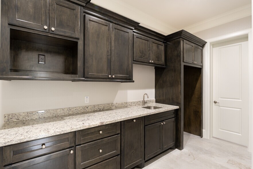 More Photos Of 12414 Spring Cypress Rd, Tomball Medical For Sale