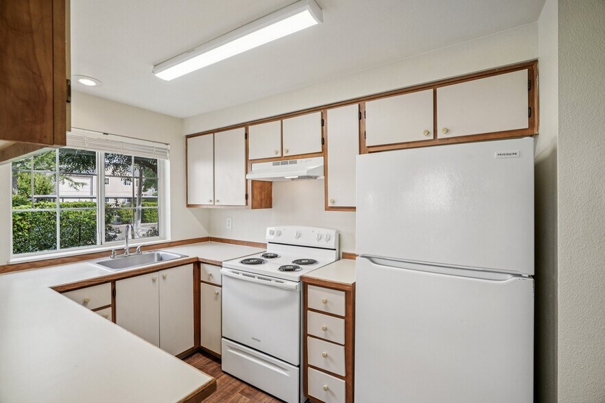 More Photos Of 2404 SE 161st Ct, Vancouver Apartments For Sale