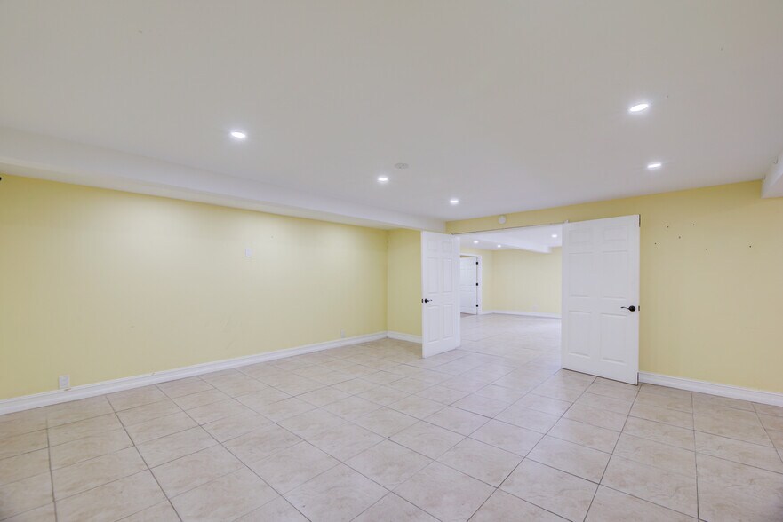 More Photos Of 359 10th St, West Palm Beach Storefront Retail Office For Sale