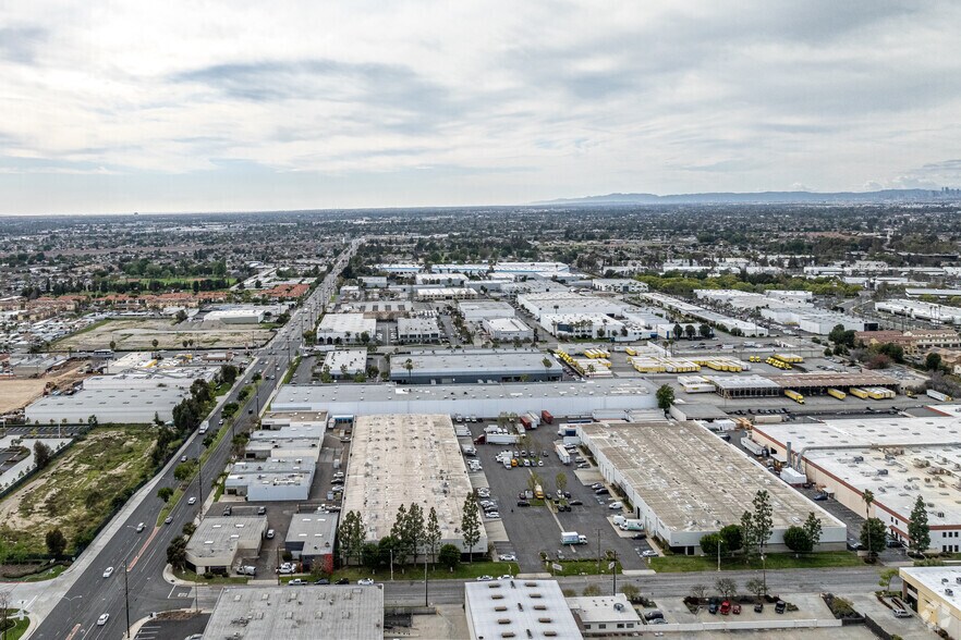 More Photos Of 10725 Springdale Ave, Santa Fe Springs Warehouse For Lease