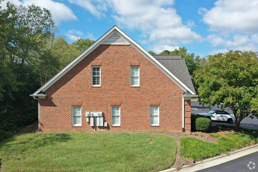 More Photos Of 1836 Eastchester Dr, High Point Office For Sale