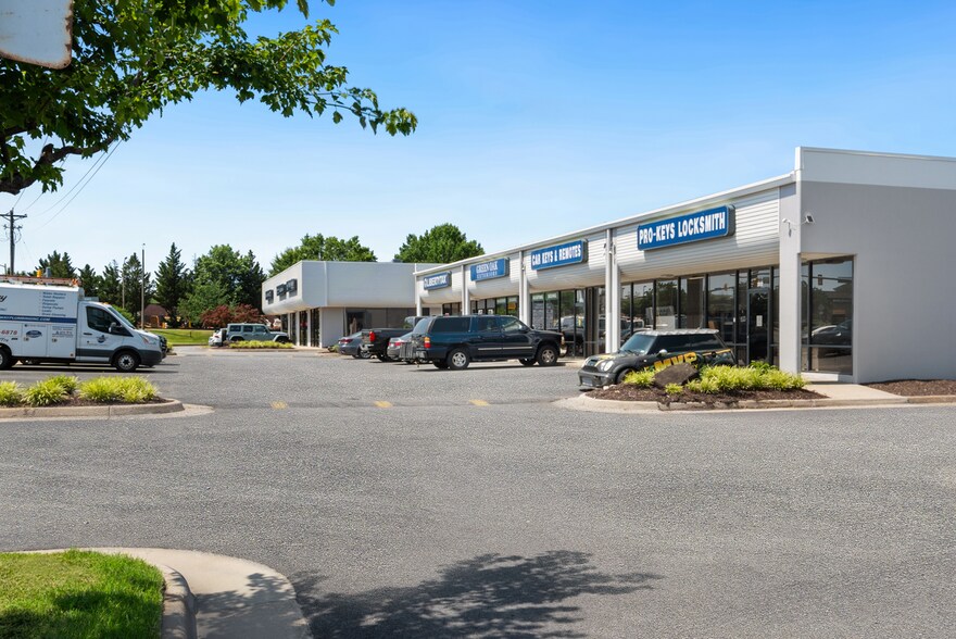 More Photos Of 3035-3099 PS Business Center Dr, Woodbridge Unknown For Lease