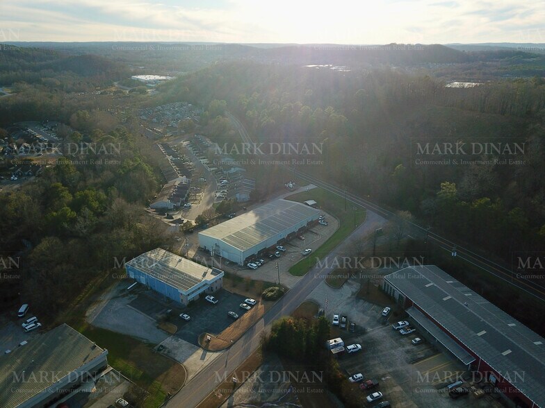 More Photos Of 40 Commerce Dr, Pelham Showroom For Sale