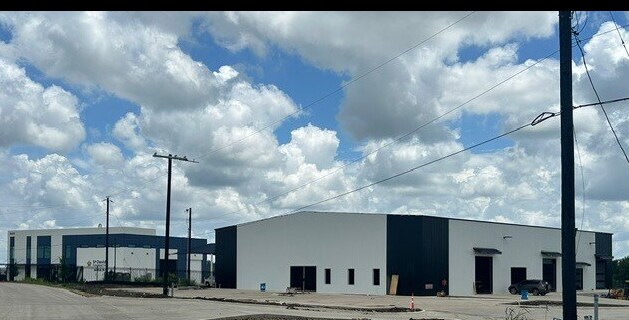 More Photos Of 8511 Maha Ct, Buda Light Distribution For Sale