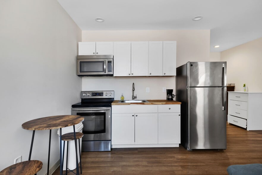 More Photos Of 637-639 Washington St, Eden Storefront For Sale