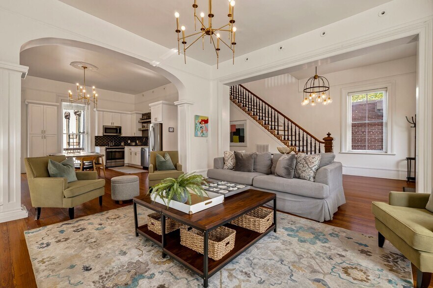 More Photos Of 17 W Park Ave, Savannah Office For Sale