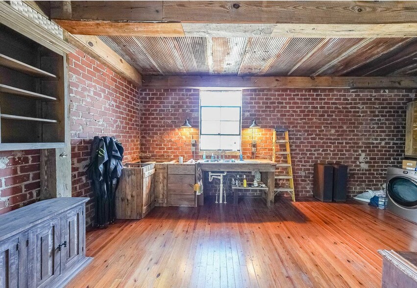 More Photos Of 250 Cleveland St, Locust Grove Industrial For Sale