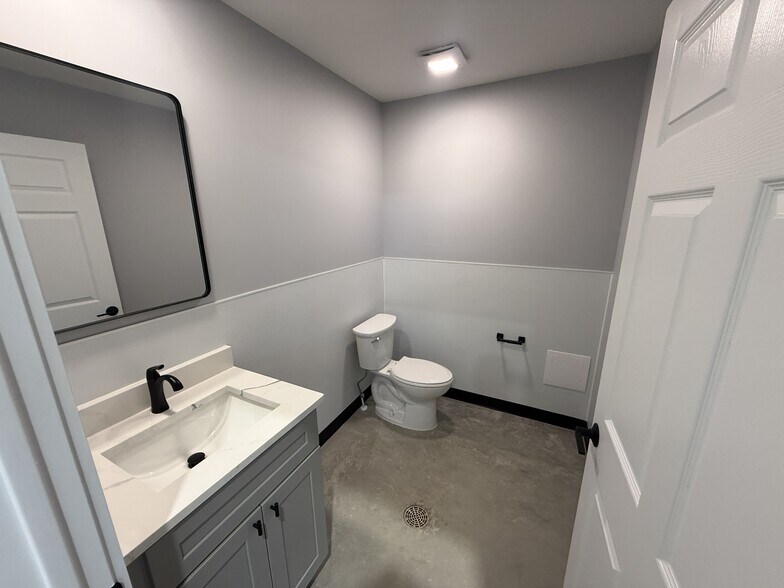 More Photos Of 699 Hopewell Dr, Heath Unknown For Lease