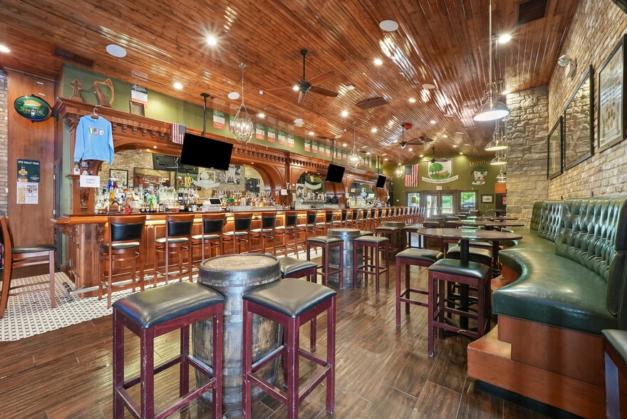 More Photos Of 10618 S Western Ave, Chicago Bar For Sale