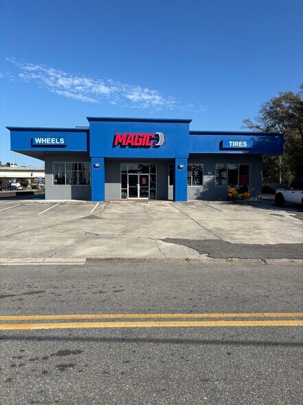 Primary Photo Of 10448 Atlantic Blvd, Jacksonville Freestanding For Sale