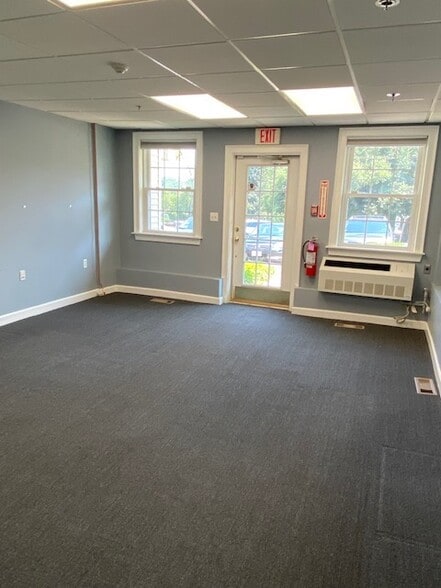 More Photos Of 2-18 Vinal Sq, Chelmsford Office For Sale