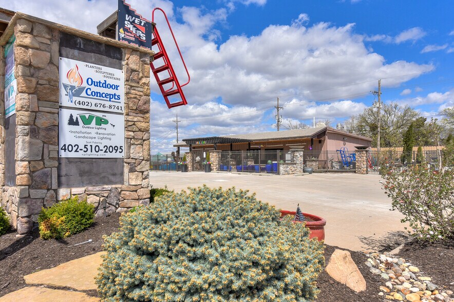 More Photos Of 110 W Reichmuth Rd, Valley Freestanding For Sale