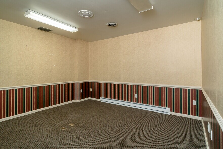 More Photos Of 110 N Wayne Ave, Waynesboro Office For Sale