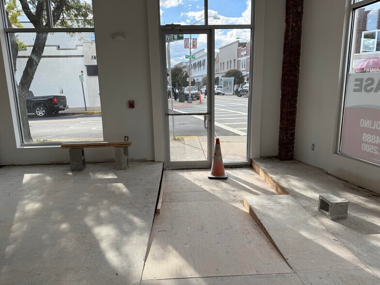 More Photos Of 209-211 Westwood Ave, Westwood Restaurant For Lease