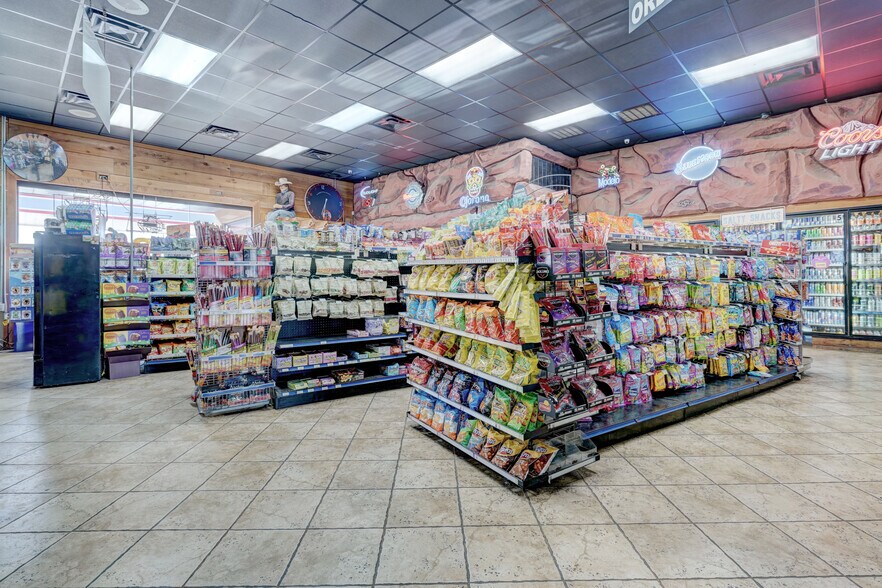 More Photos Of 522 S Peach St, Orlando General Retail For Sale