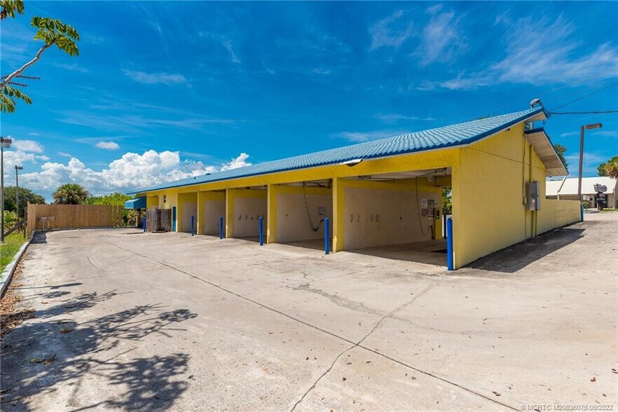 More Photos Of 1630 NE Jensen Beach Blvd, Jensen Beach Carwash For Sale
