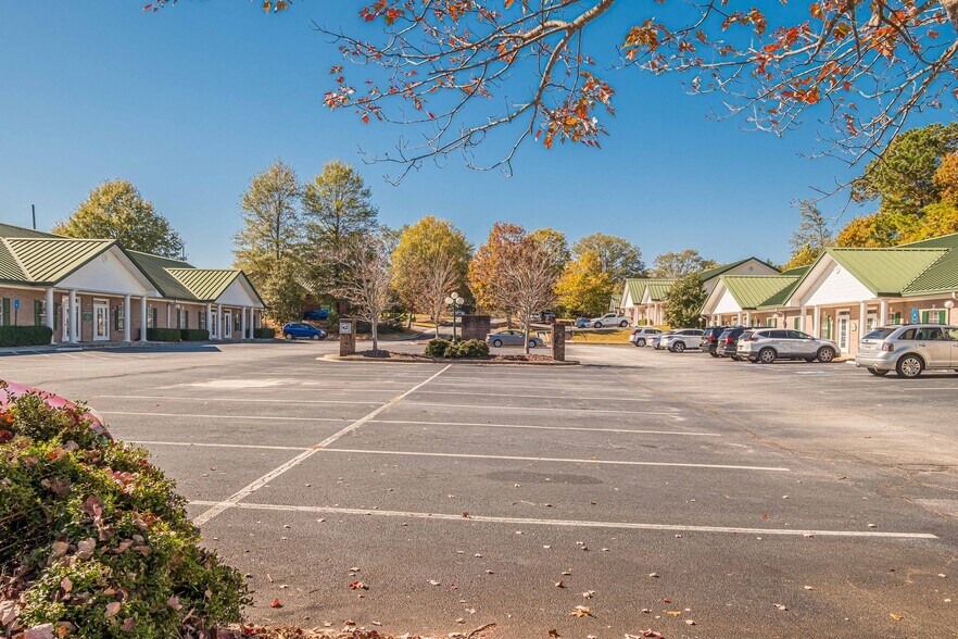 More Photos Of 131 Lee Byrd Rd, Loganville Office For Sale