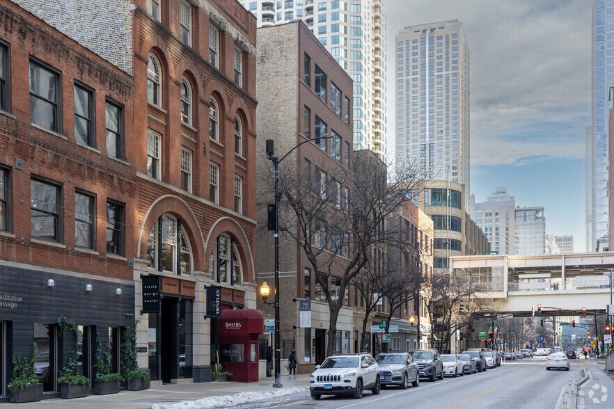 More Photos Of 212 W Kinzie St, Chicago Loft Creative Space For Lease