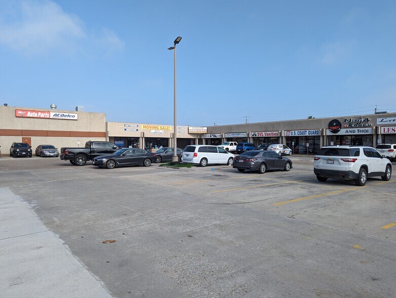 More Photos Of 2033 Airline Rd, Corpus Christi Unknown For Lease