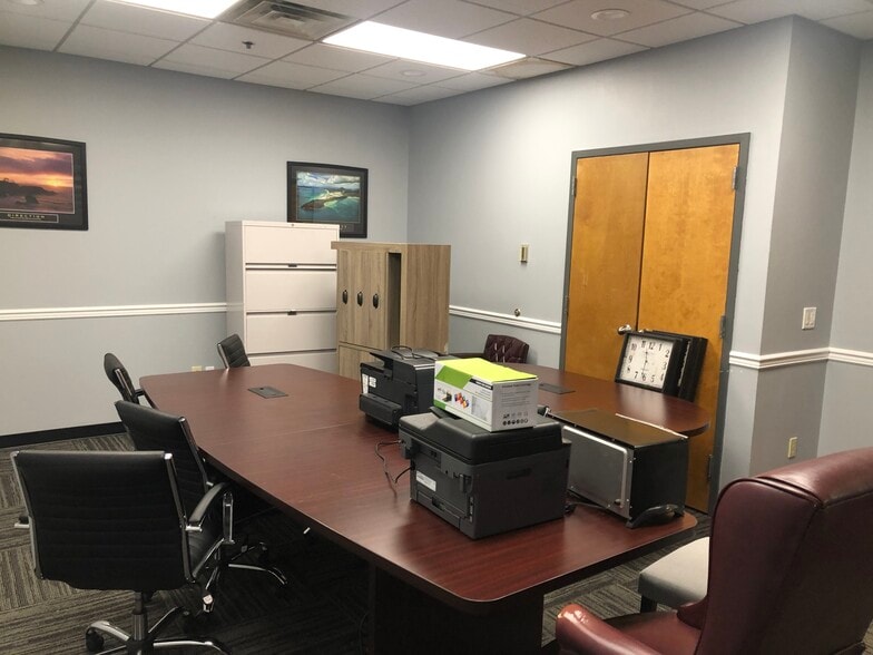 More Photos Of 6 Wesley Ct, Middletown Office For Lease