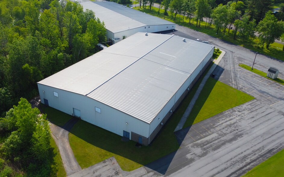 More Photos Of 2725 W Entry Rd, Baldwinsville Sports And Entertainment For Lease