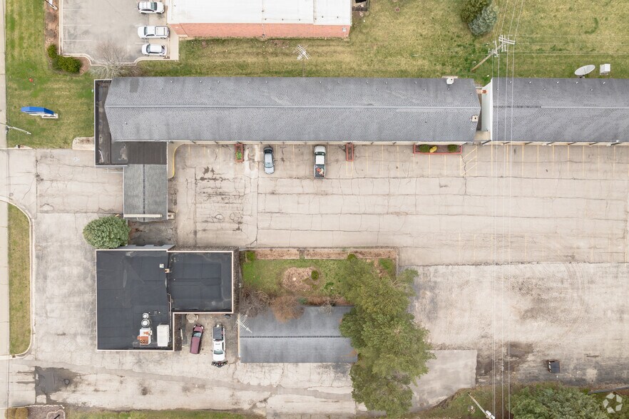 More Photos Of 1441 W Chicago Blvd, Tecumseh Restaurant For Sale