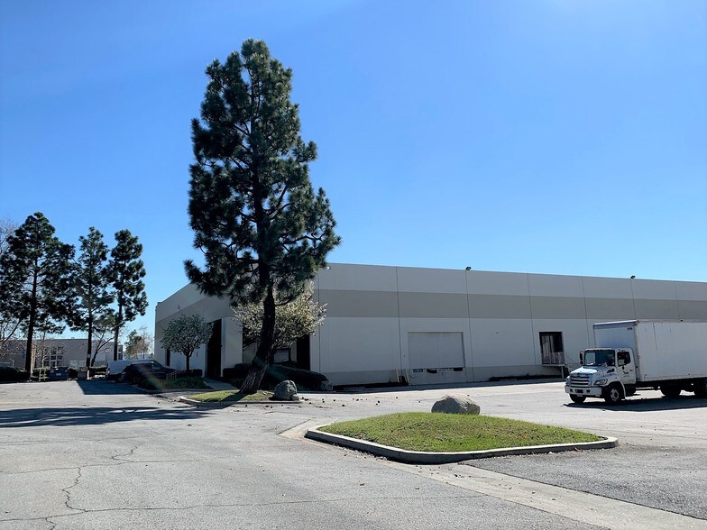 More Photos Of 16014-16018 Adelante St, Irwindale Warehouse For Lease