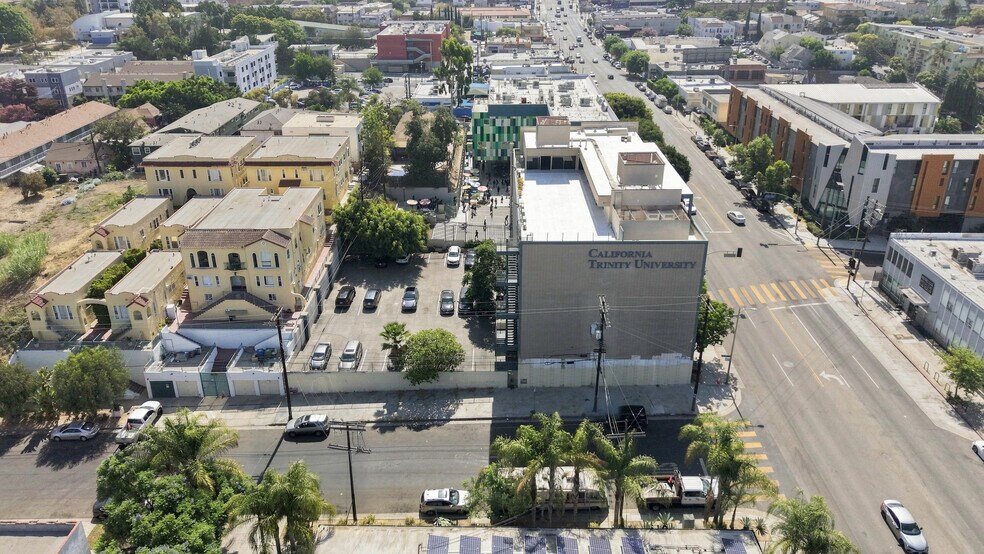 More Photos Of 2333 Beverly Blvd, Los Angeles Office For Lease