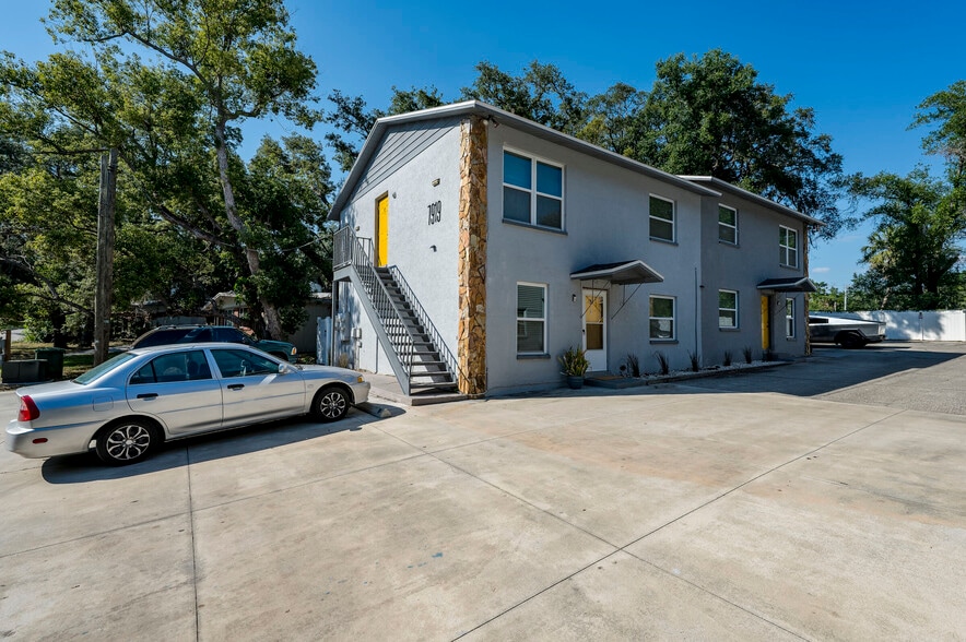 More Photos Of 7919 Lakeshore Dr, Tampa Multifamily For Sale