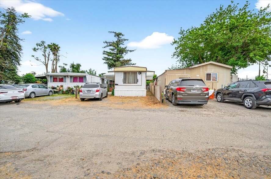 More Photos Of 521 W Hatch Rd, Modesto Manufactured Housing Mobile Home Park For Sale