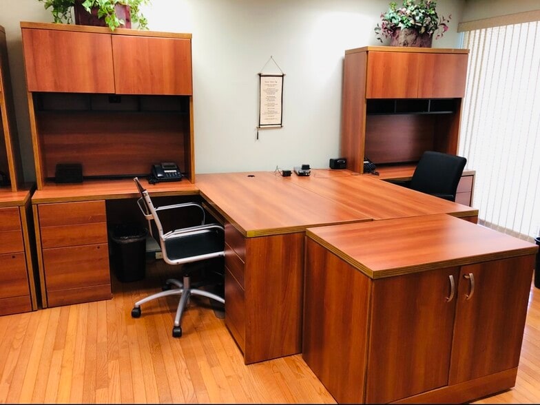 More Photos Of 239 Roslyn Rd, Roslyn Heights Medical For Sale