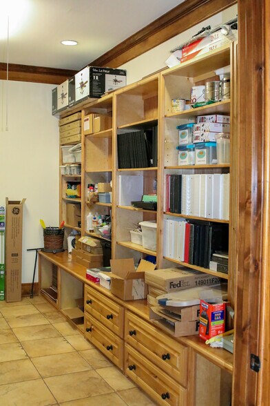 More Photos Of 404 Wynn Dr, Jacksonville Loft Creative Space For Sale