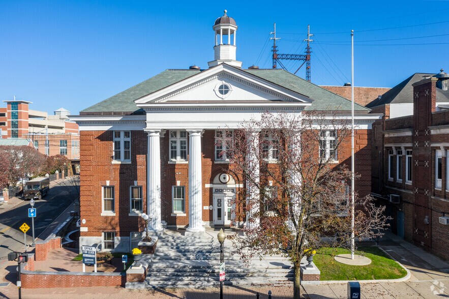 More Photos Of 41 N Main St, Norwalk Office For Lease