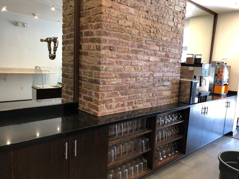 More Photos Of 200 Nassau St, Princeton Storefront Retail Residential For Lease