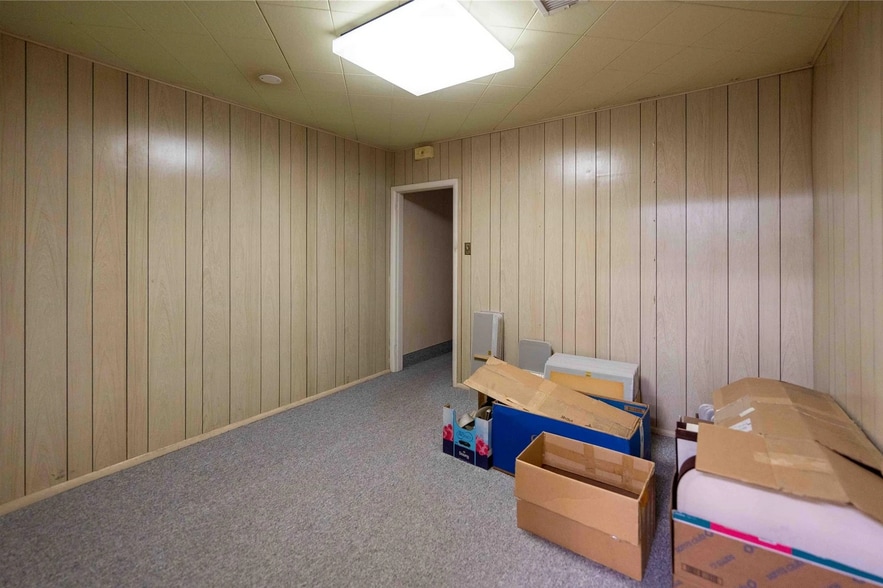 More Photos Of 407 Central Ave, Great Falls Storefront For Sale