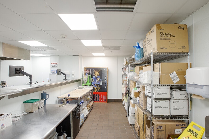 More Photos Of 7903 NW 36th St, Doral Storefront For Lease