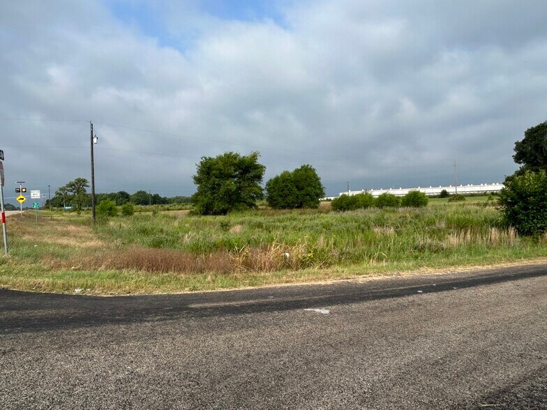 More Photos Of South US Hwy 79/84, Palestine Land For Sale