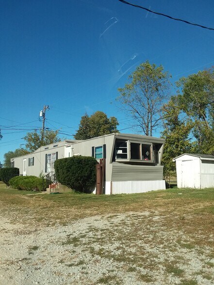 More Photos Of 853 W State Road 38, New Castle General Retail For Sale