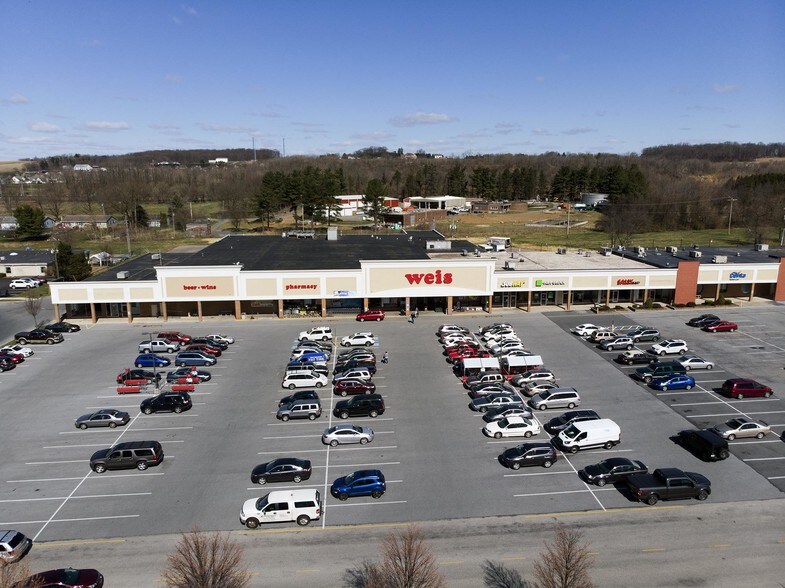 More Photos Of 901 E Main St, Palmyra Unknown For Lease