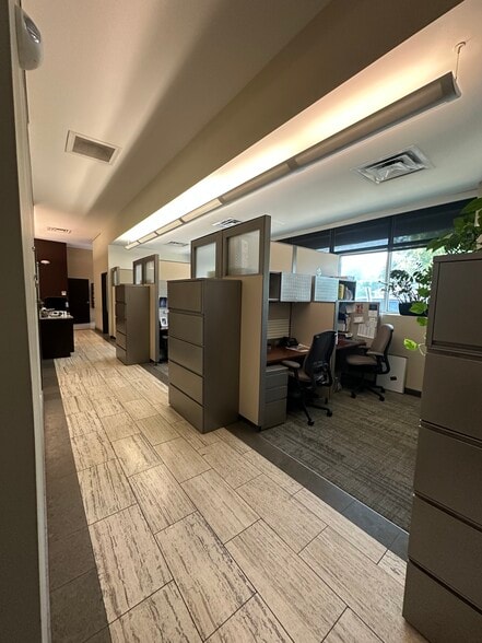 More Photos Of 3801-3805 Brownsboro Rd, Louisville Restaurant For Lease